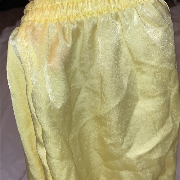 Yellow party pants! - Picture 4 of 5